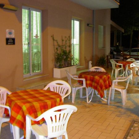 Hotel Ivette Rimini Eksteriør bilde